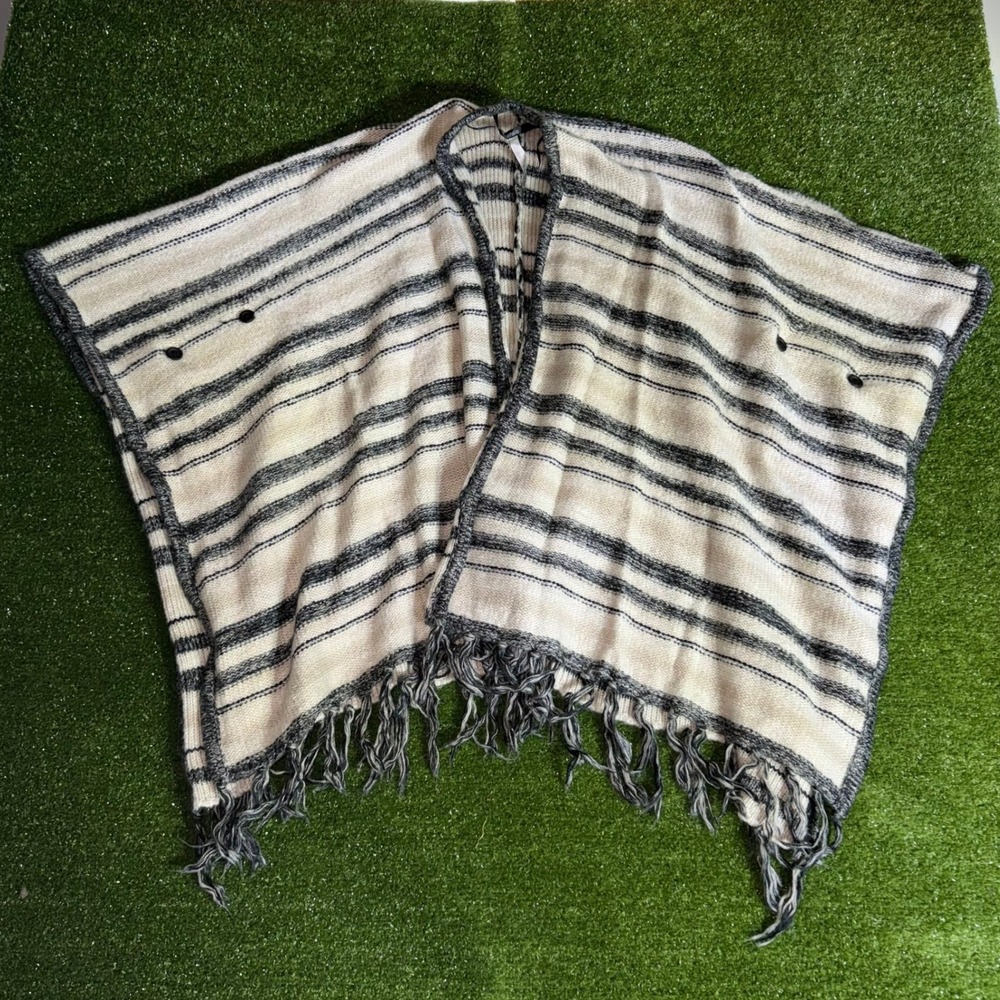 Kensie Womens Striped Knit Poncho Wrapโ Black Cream Fringe One Size O/S
